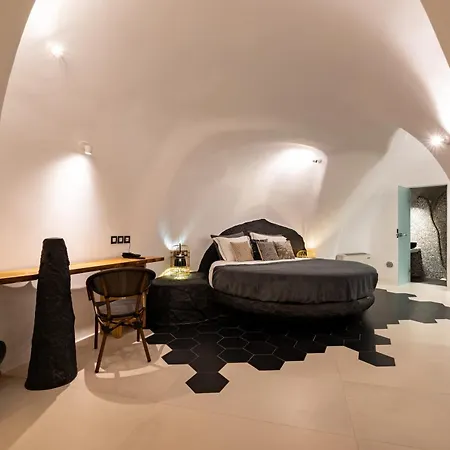 Daydream Luxury Hotel Firá