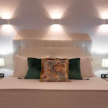 Daydream Luxury Hotel Fira (Santorini)