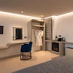 Daydream Luxury 3* Fira (Santorini)